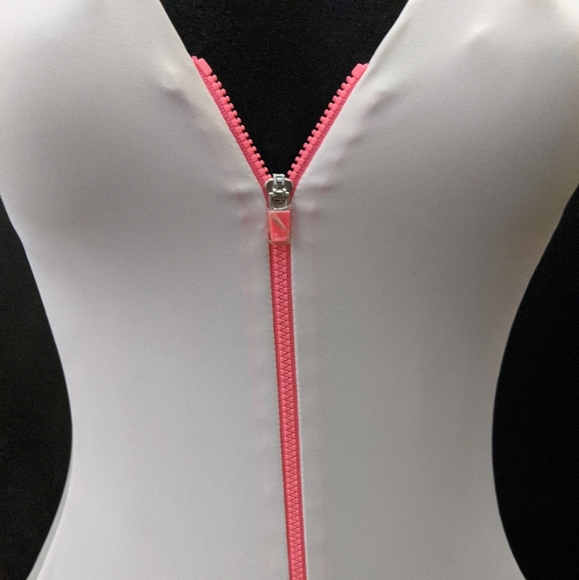 White cross back zipper swimsuit - Picture 3 of 7